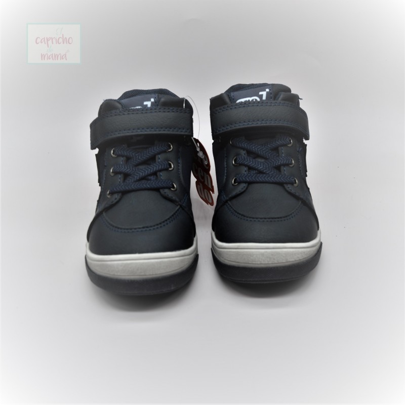 Bota sport niño camel/marino