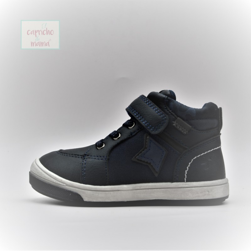 Bota sport niño camel/marino