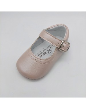 Zapato bebé rosa sin suela de Pepa Ribera
