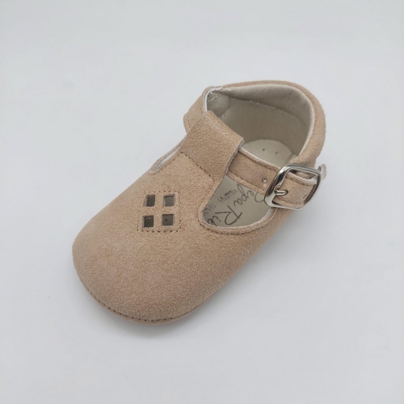Zapato bebé sin suela camel de Pepa Ribera
